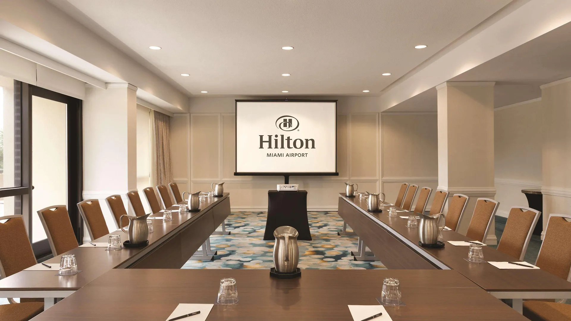 Hilton Airport Blue Lagoon 4* Miami