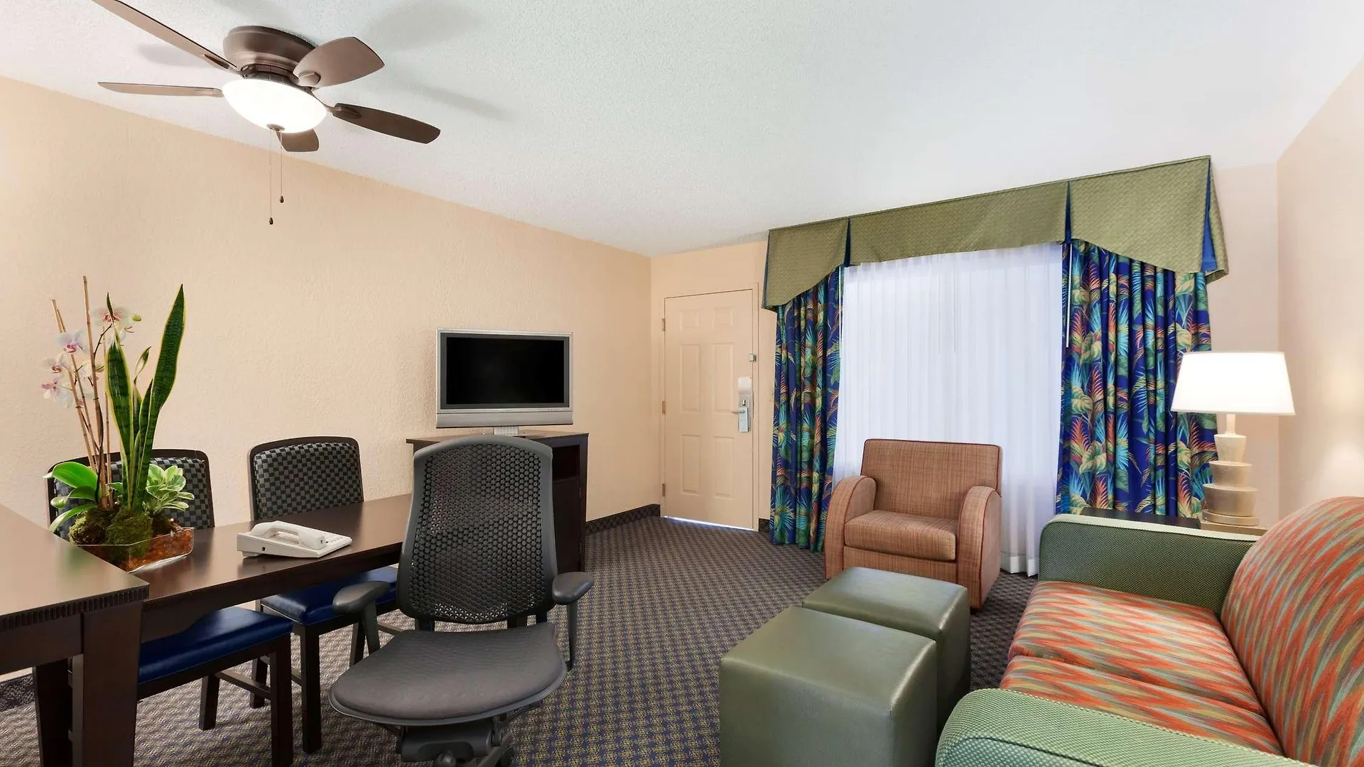 Hotel Embassy By Hilton International Airport