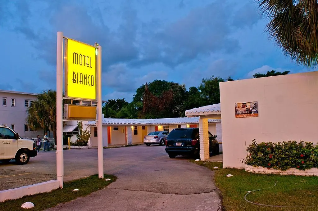 Отель Travelodge By Wyndham Biscayne Bay