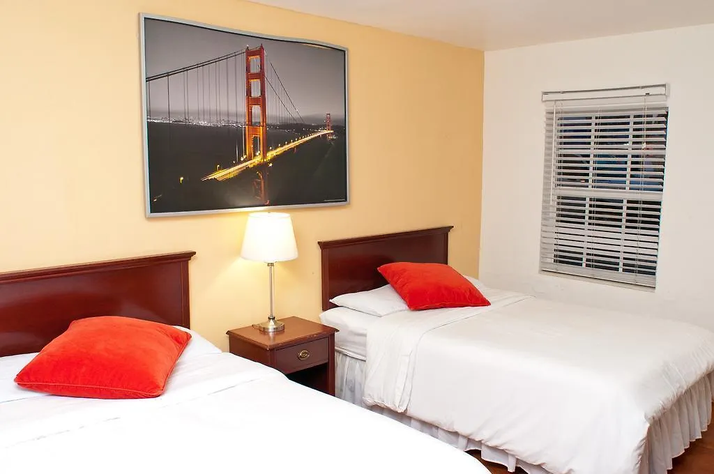 Отель Travelodge By Wyndham Biscayne Bay 3*