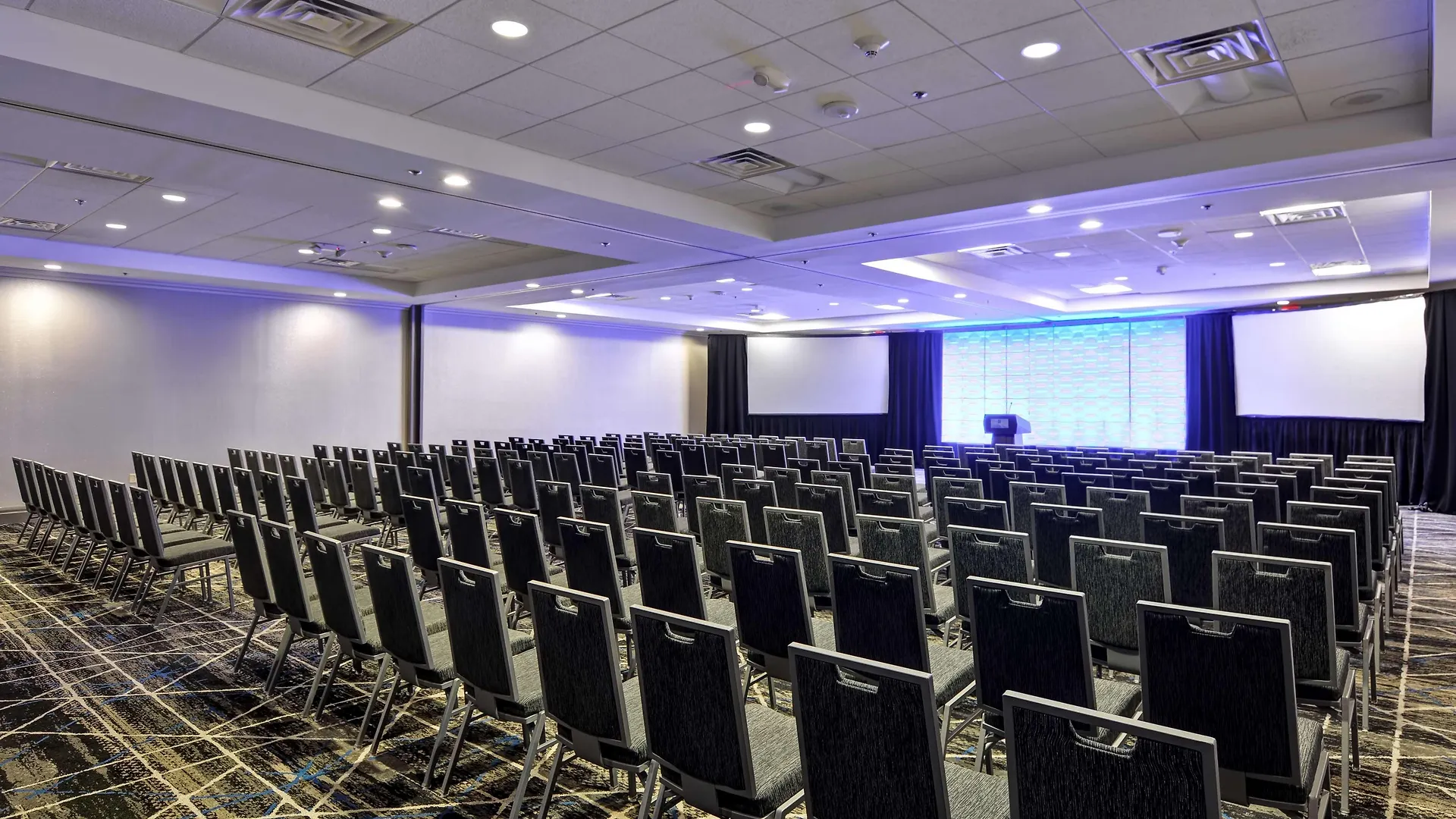 Hotell Embassy By Hilton International Airport