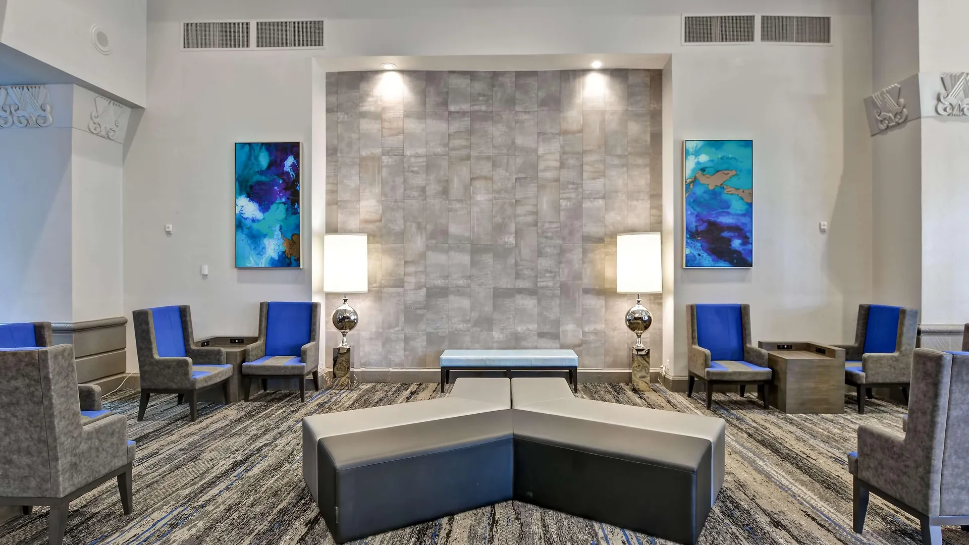 Hotel Embassy By Hilton International Airport 4*