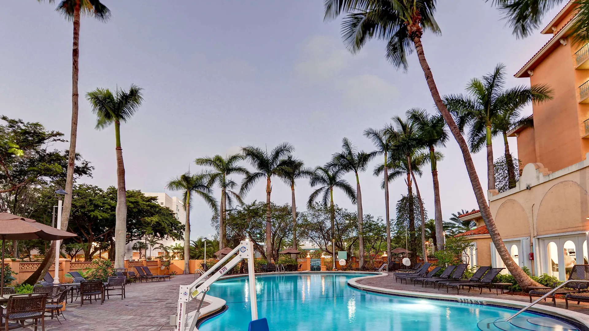 Embassy By Hilton International Airport Hotel 4*