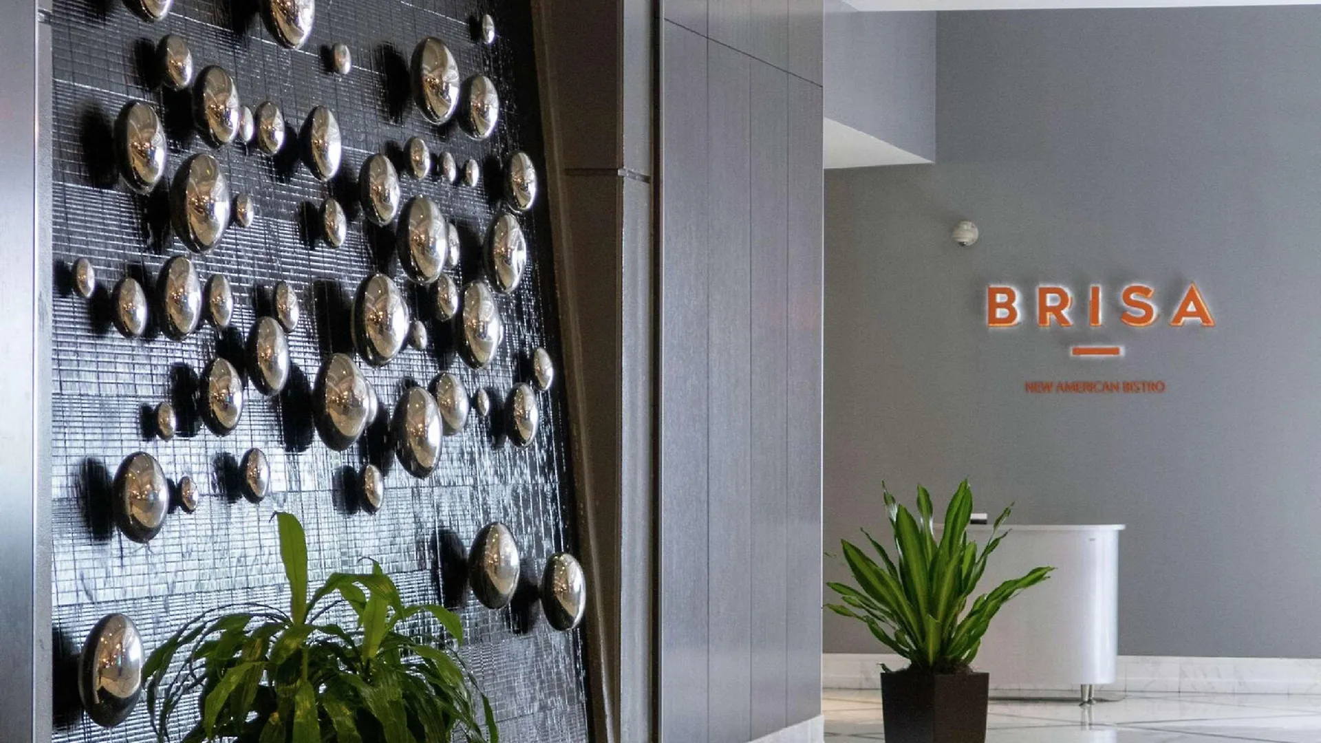 Hilton Downtown Hotel 4*