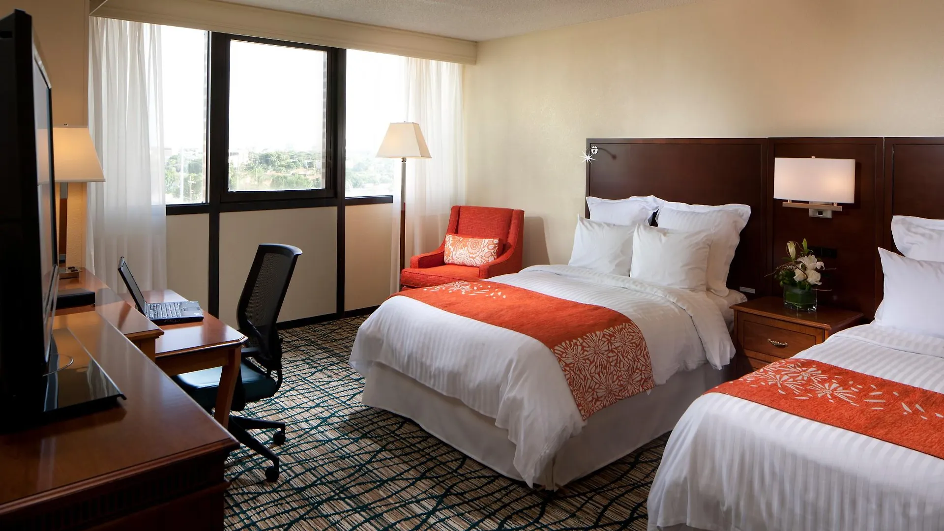 Airport Marriott 4*
