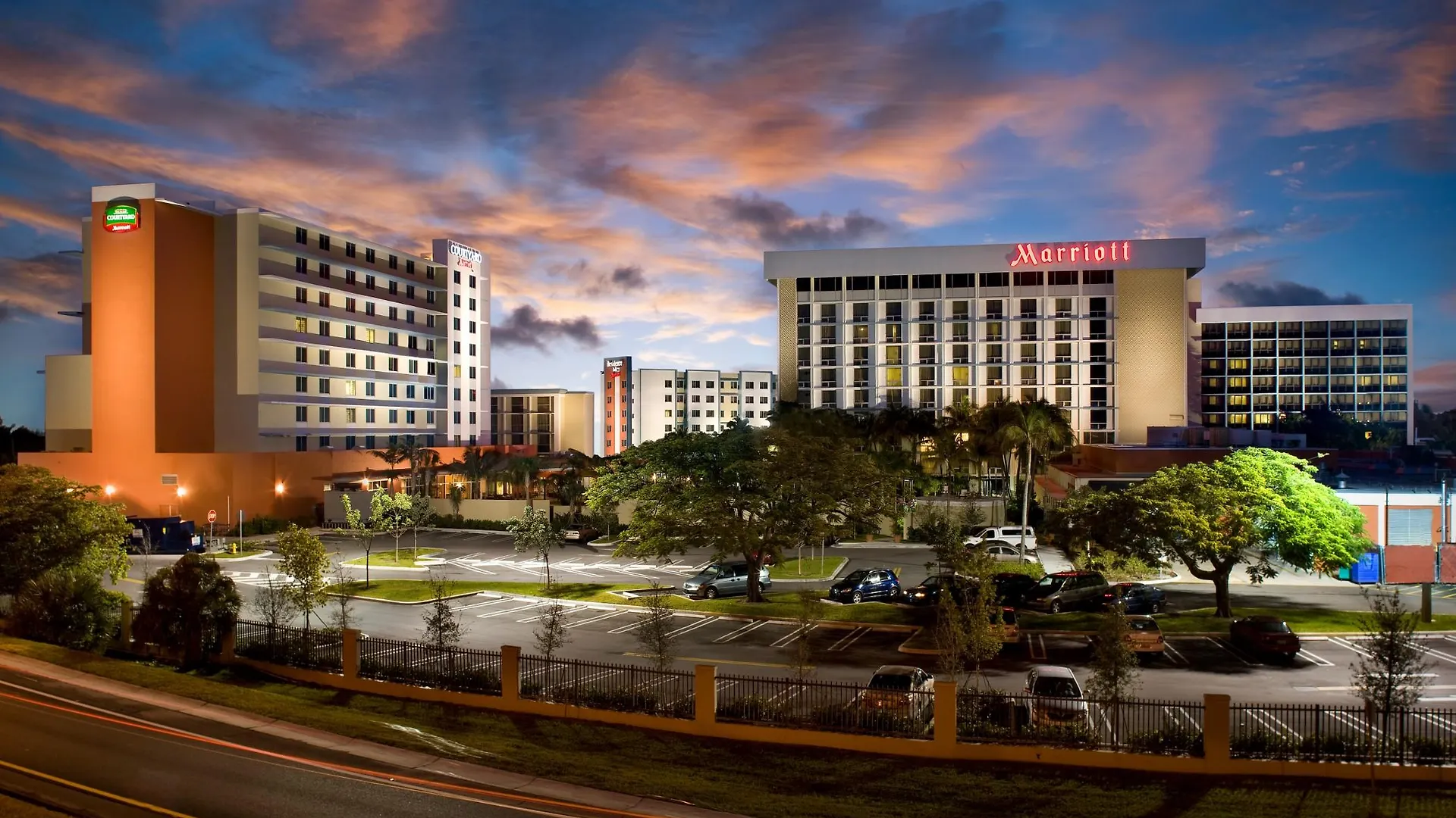 Hotel Airport Marriott 4*