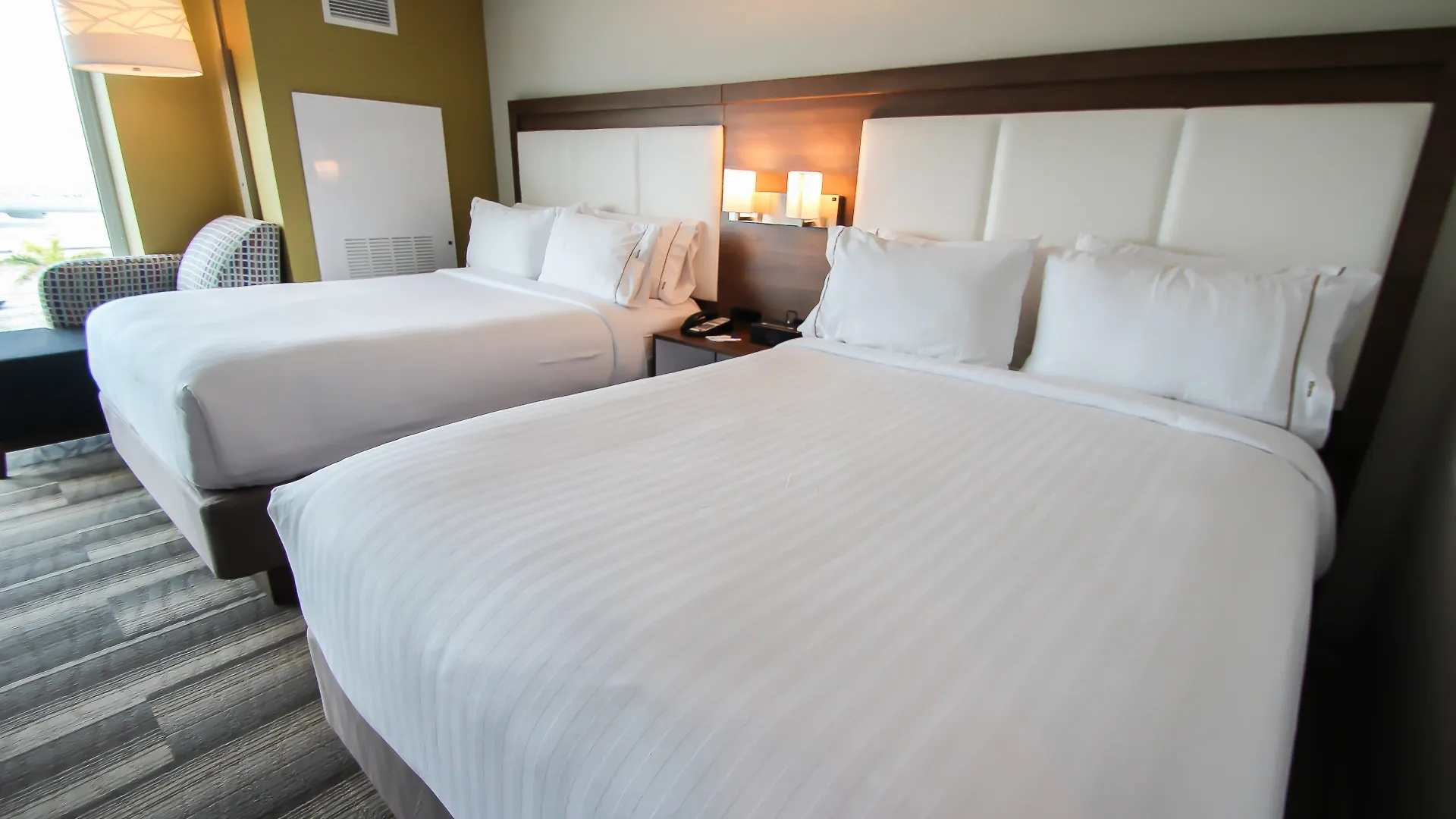 Hotel Express & Airport East By Ihg
