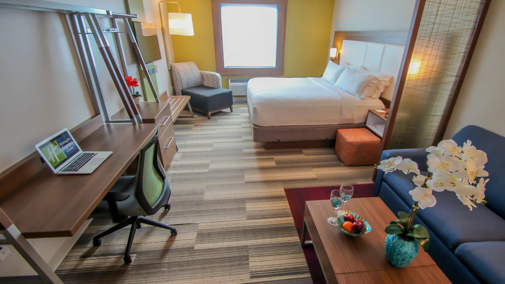 Express & Airport East By Ihg Hotel
