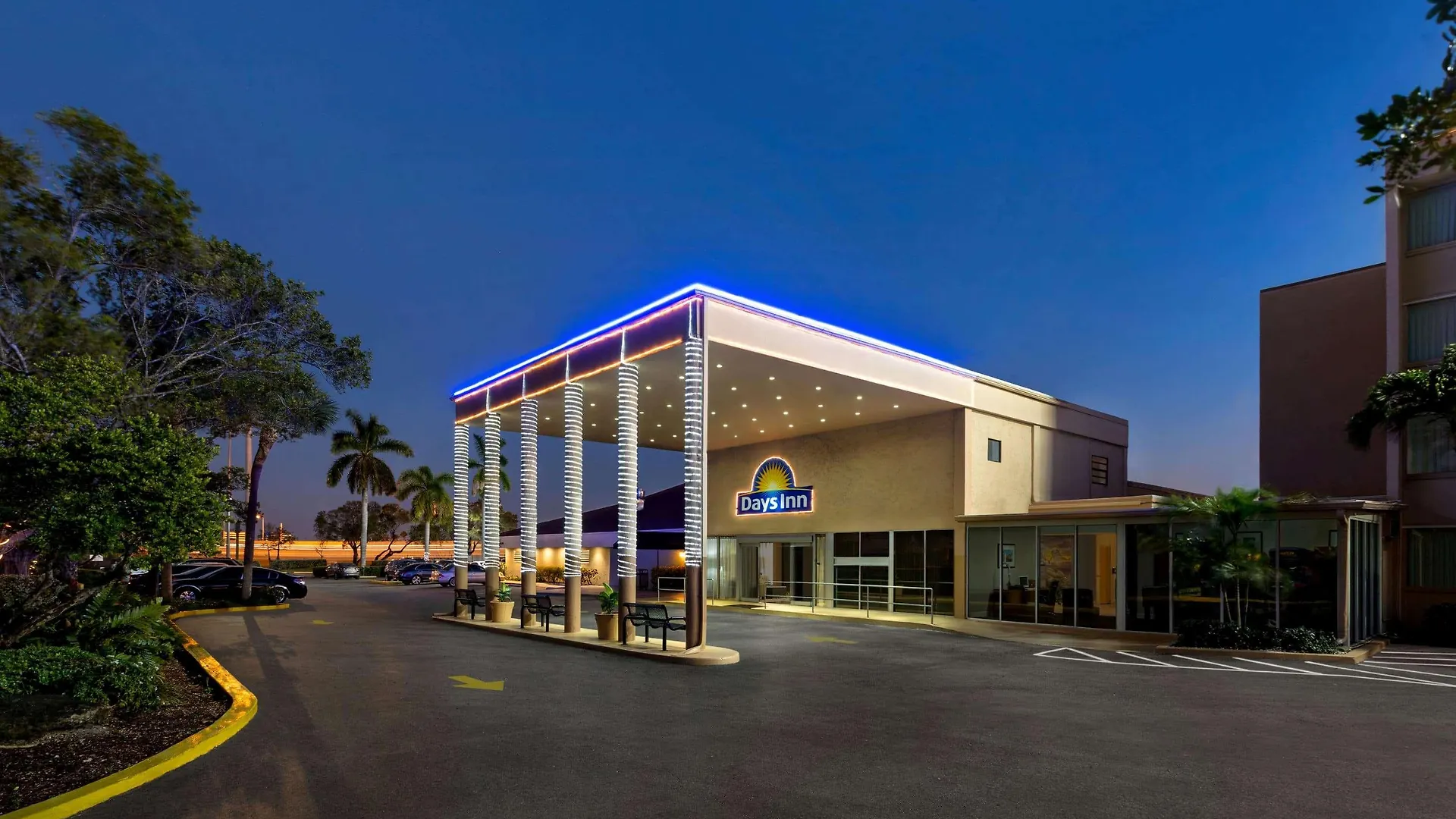 Envision International Airport 3*