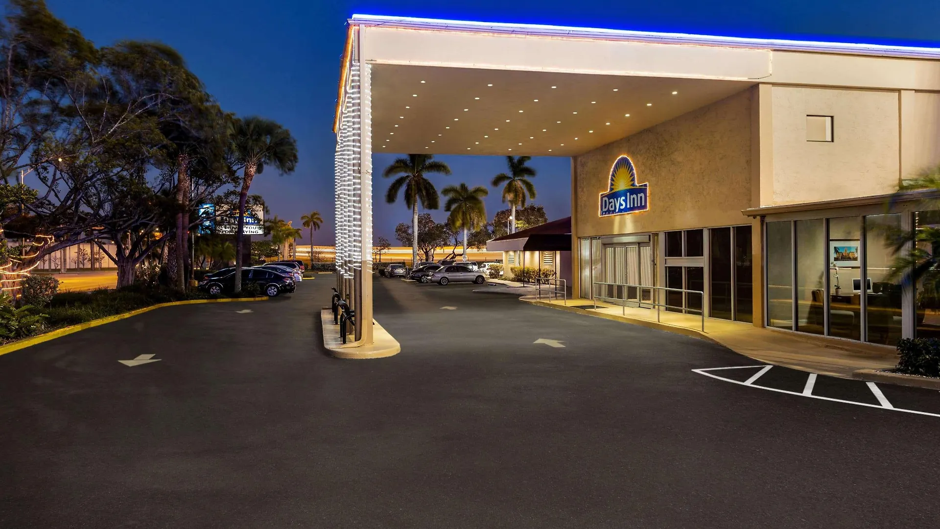 Hotel Envision International Airport Miami