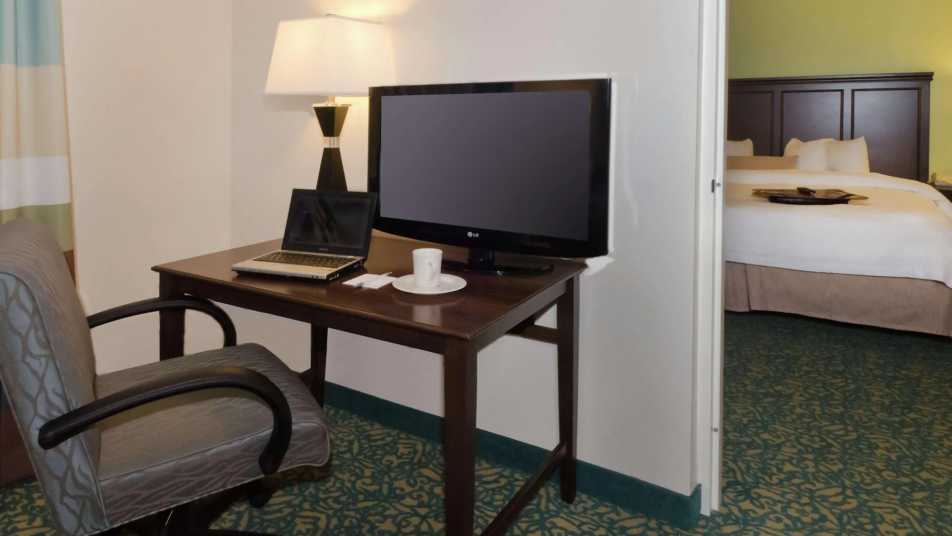 Hampton & Miami-doral Dolphin Mall 3* Miami