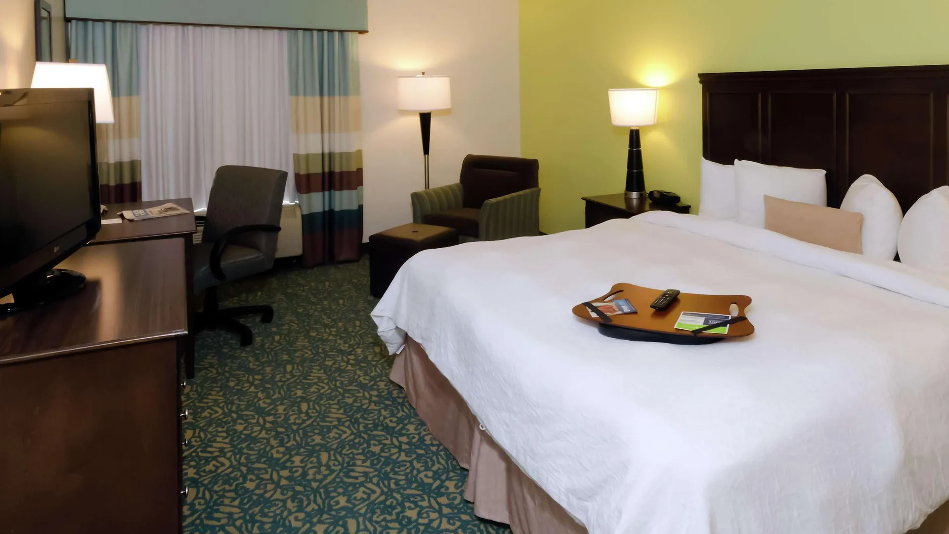 Hotel Hampton & Miami-doral Dolphin Mall