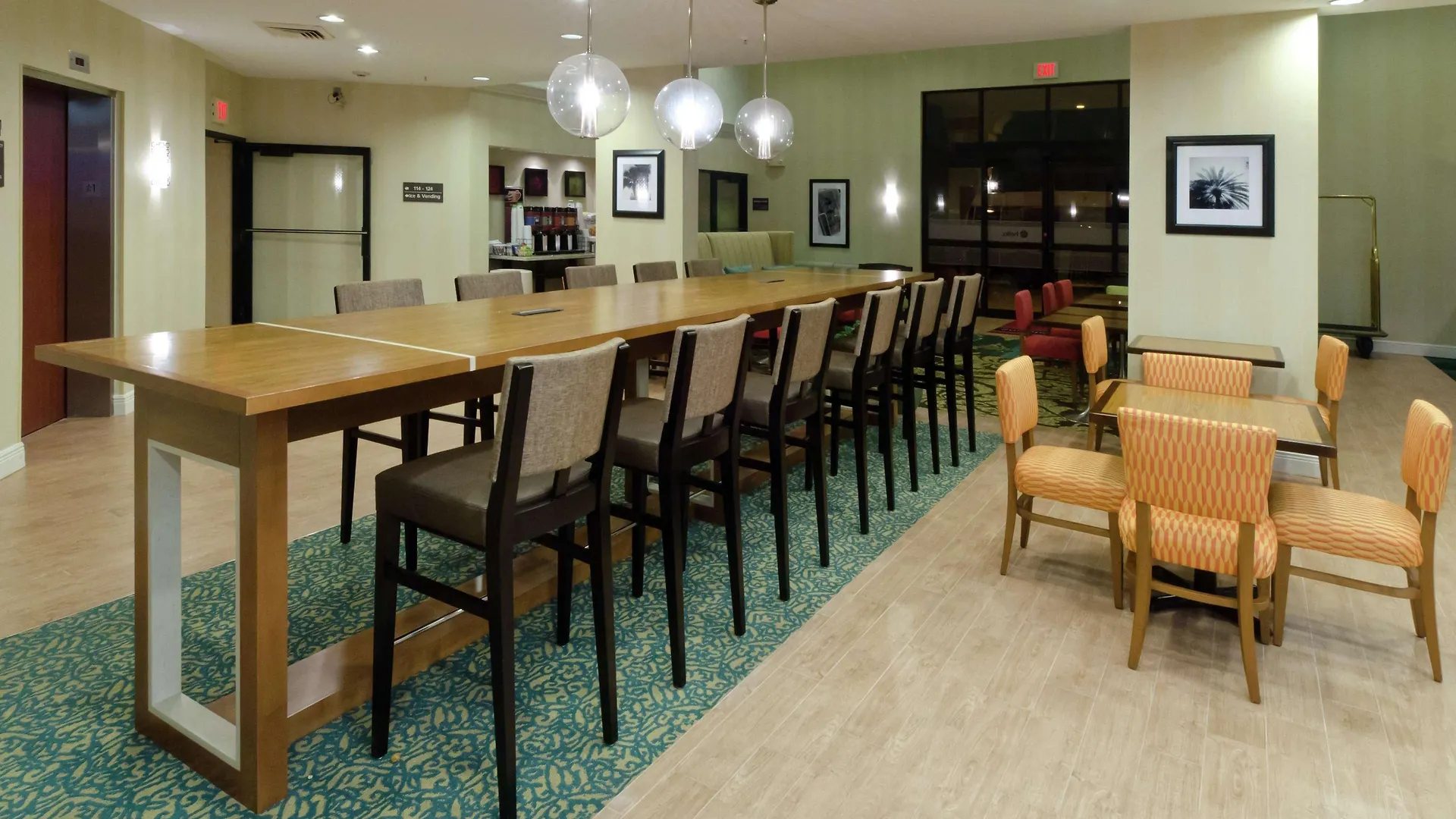 Hampton & Miami-doral Dolphin Mall Hotel