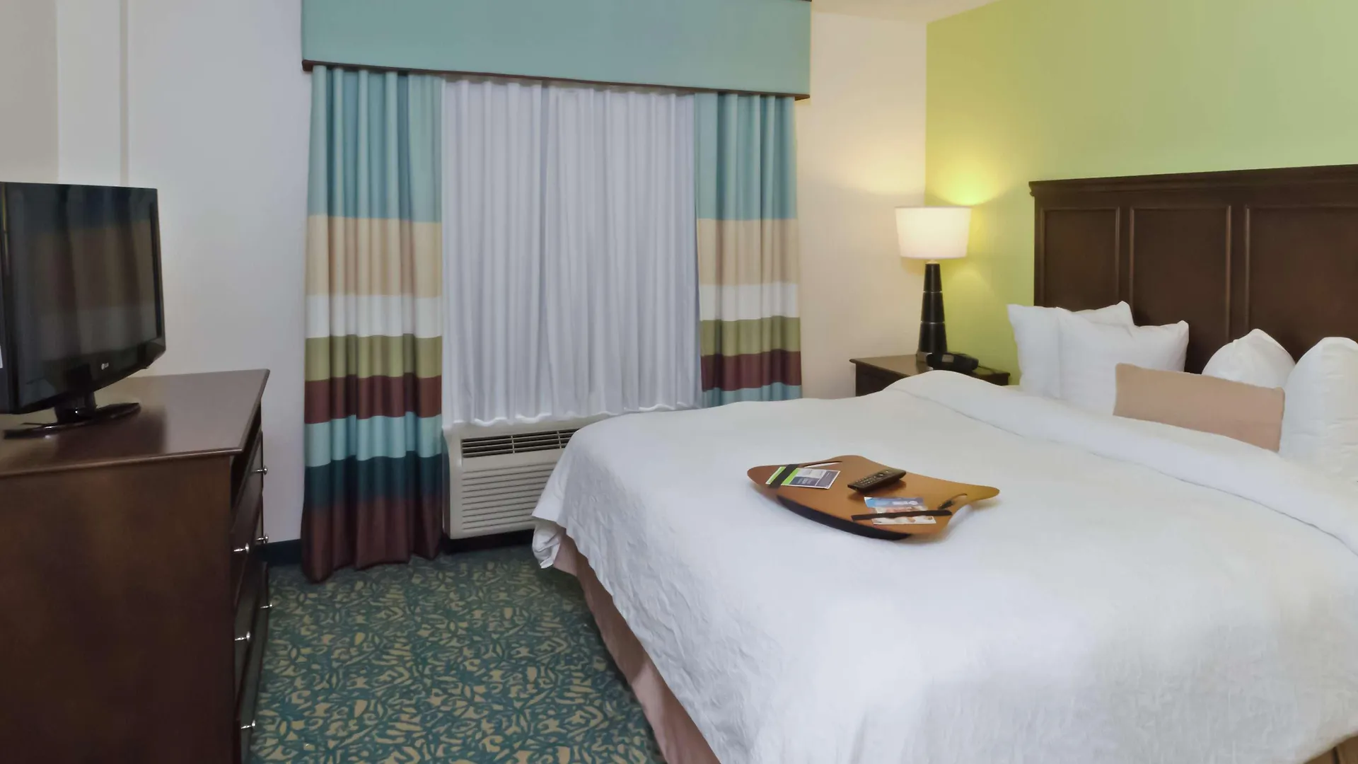 Hampton & Miami-doral Dolphin Mall 3*