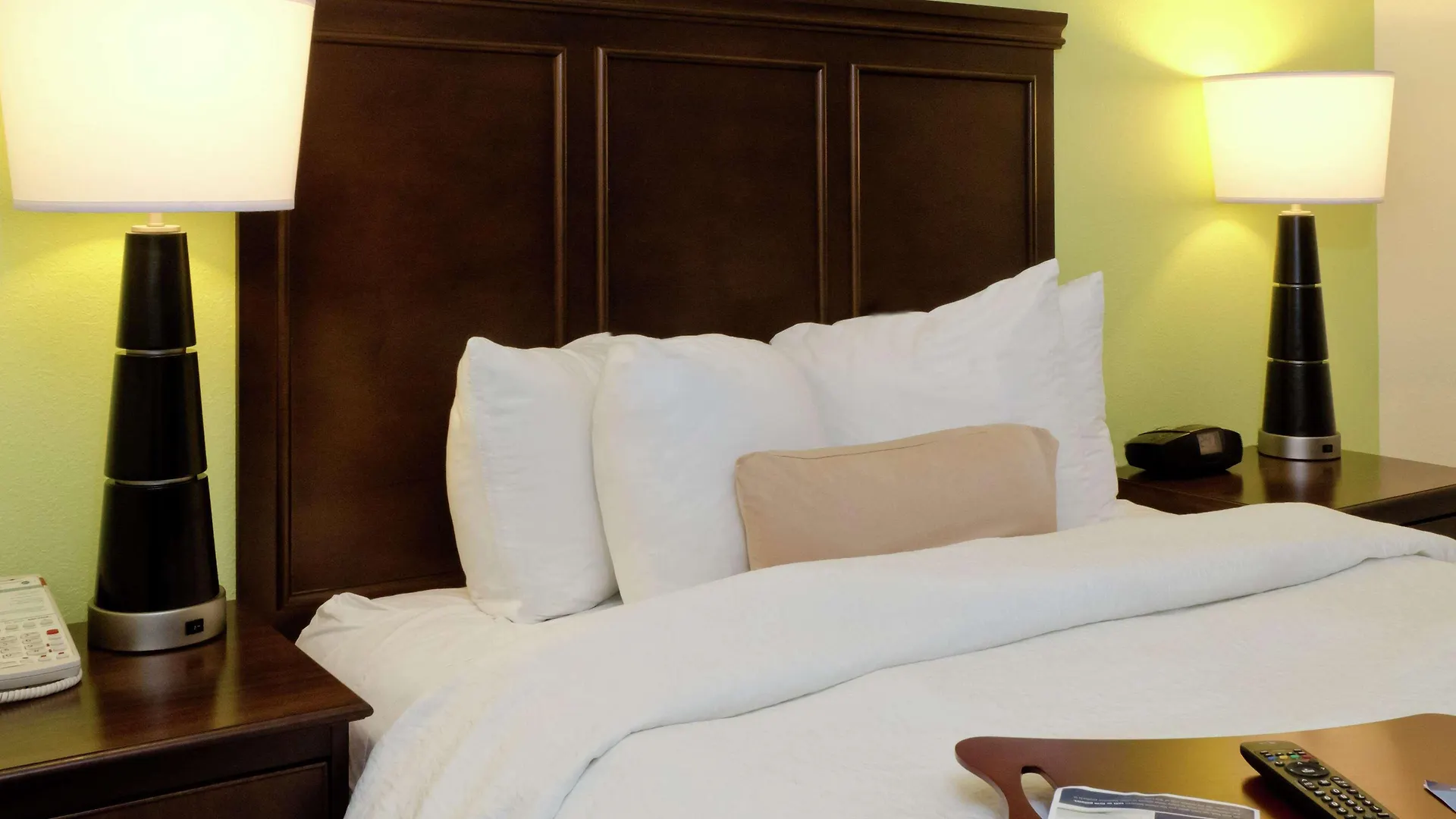 Hampton & Miami-doral Dolphin Mall Hotel 3*