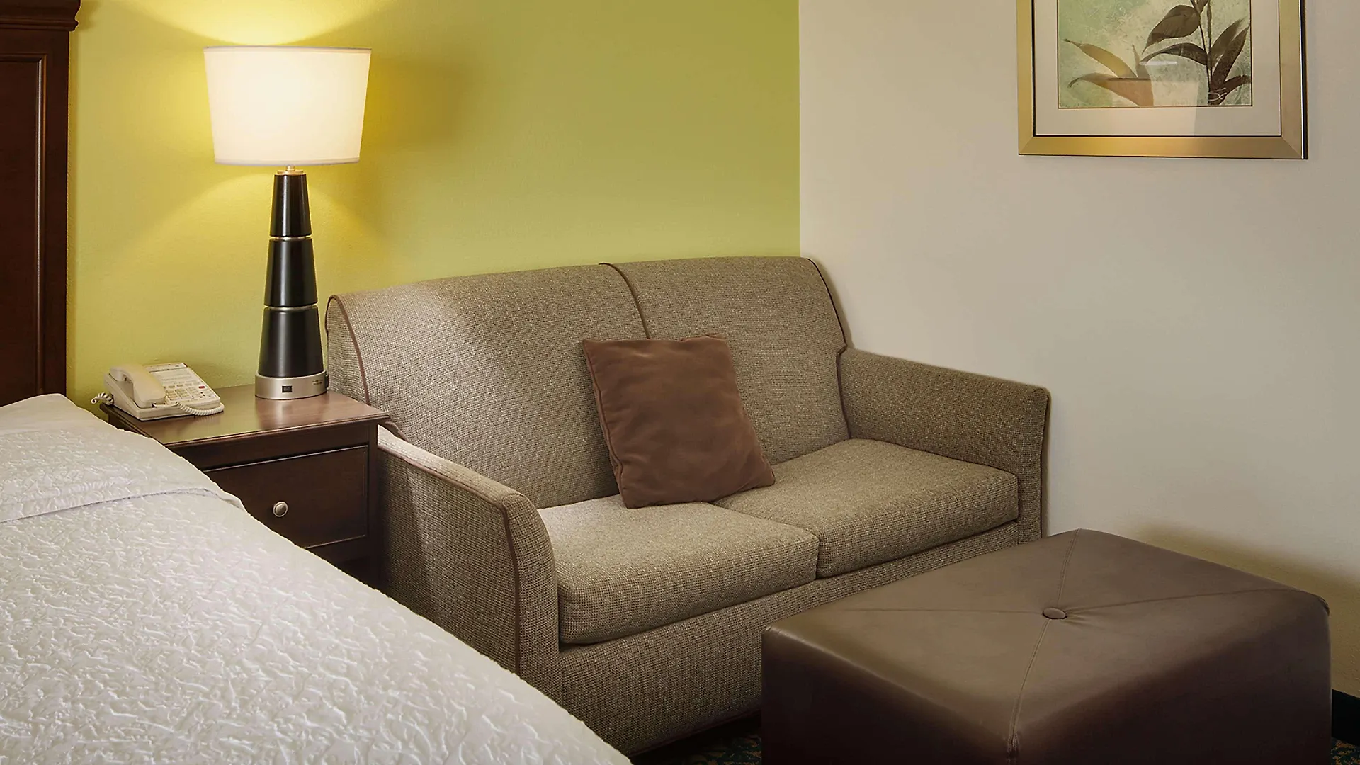 Hampton & Miami-doral Dolphin Mall Hotel