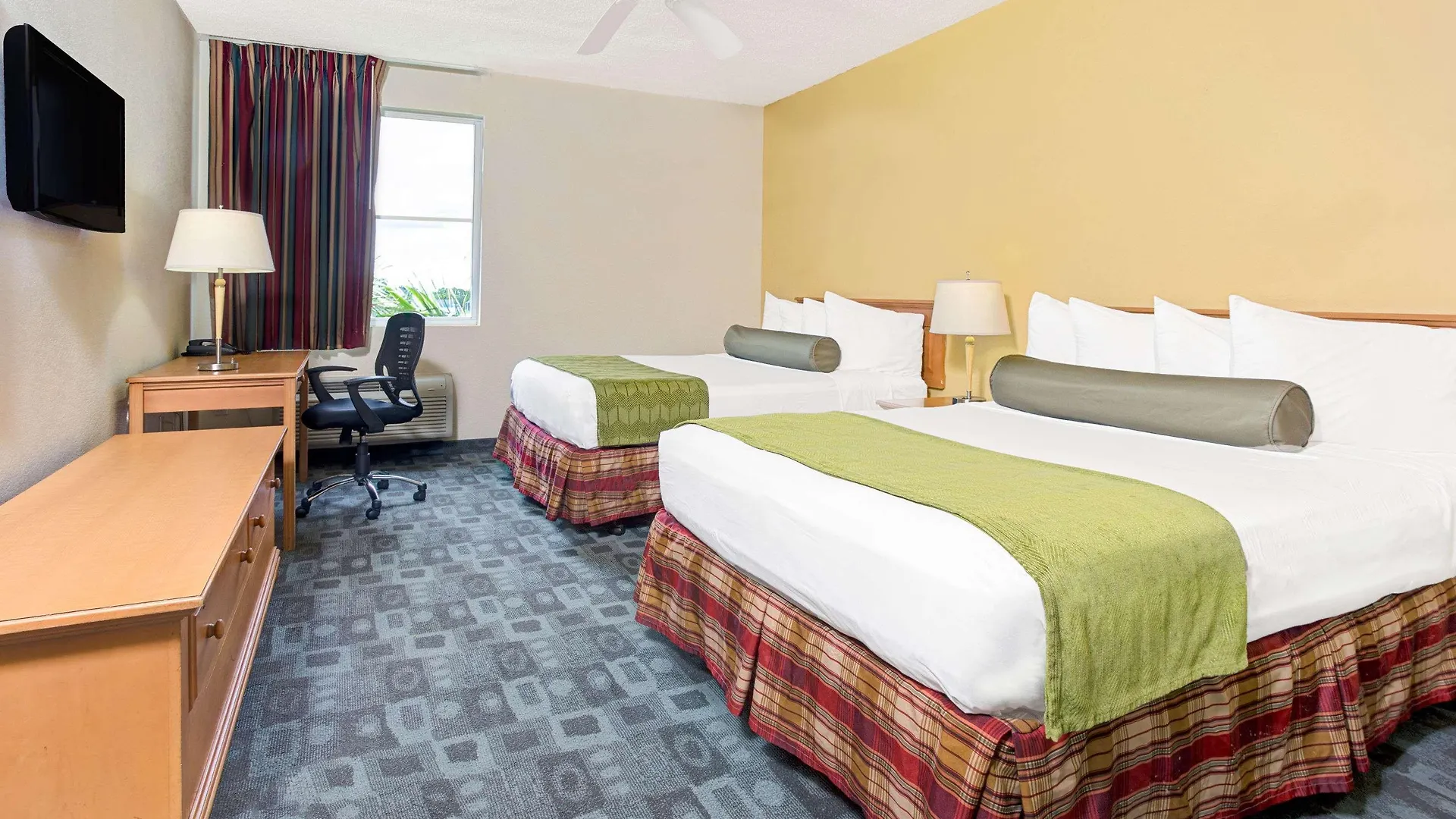 Hotel Spark By Hilton Doral 3*