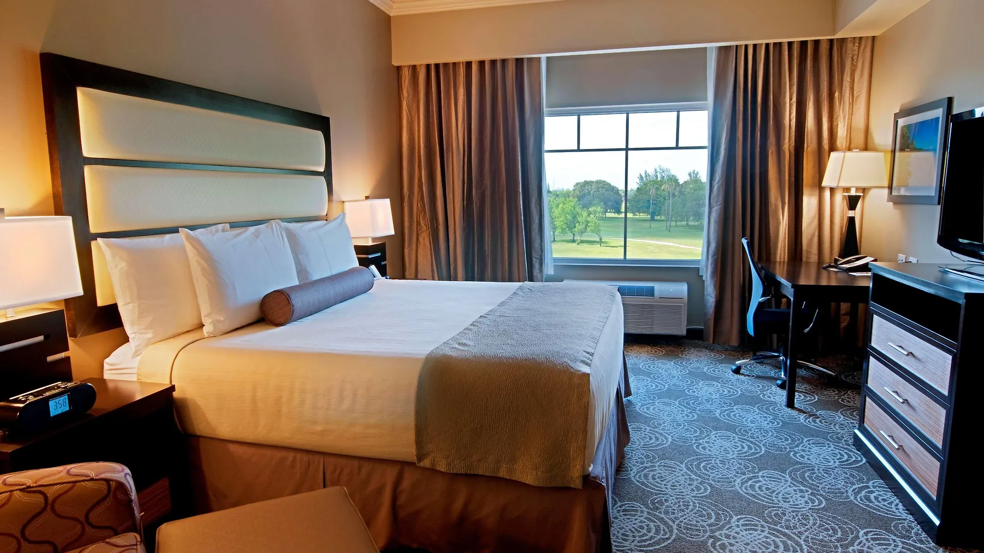 Western Miami Airport North & Hotel