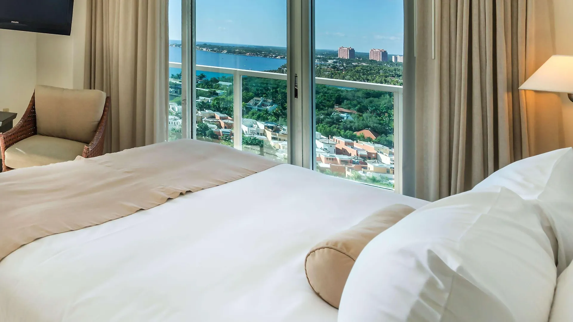 Arya Bw Premier Collection Hotel