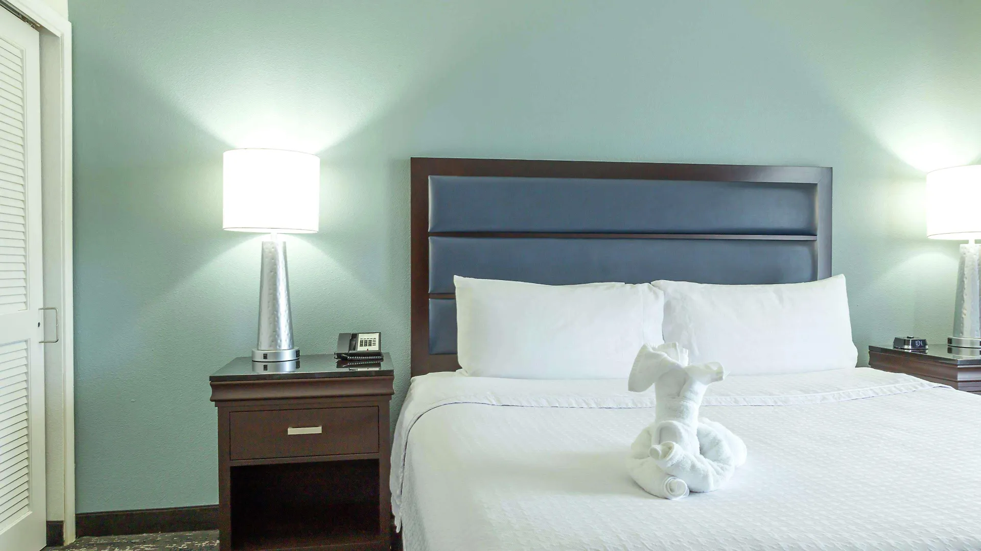 Hotel Homewood By Hilton Miami - Airport West 3*