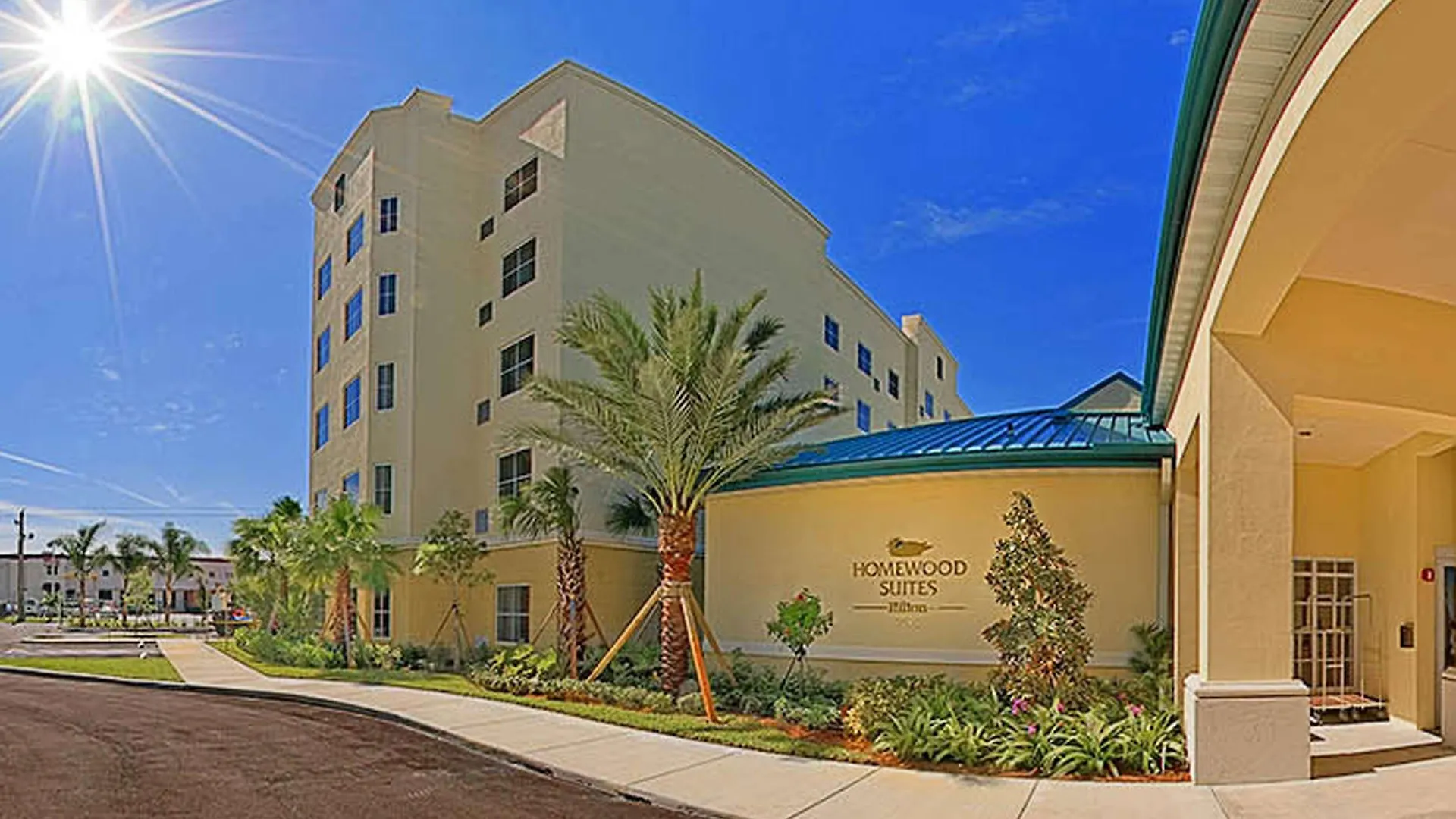 Hotel Homewood By Hilton Miami - Airport West 3*