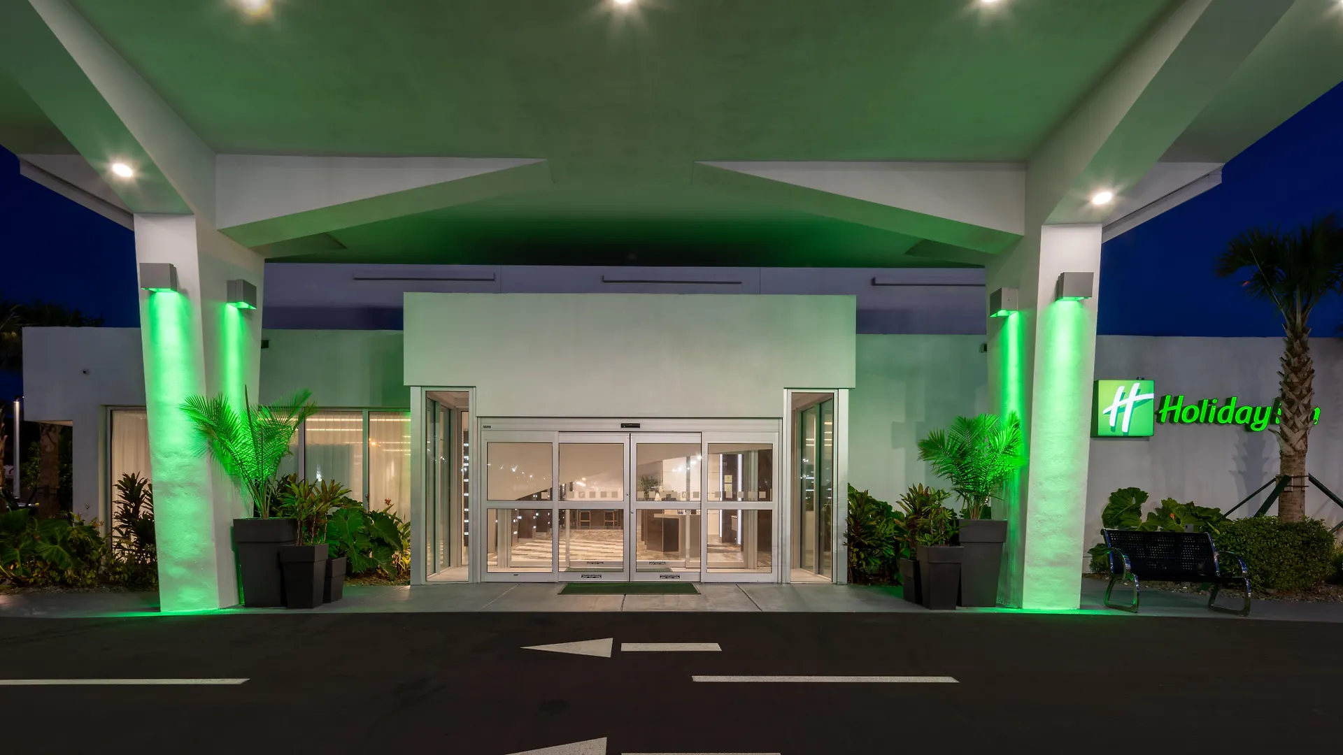 Hampton & Airport South/blue Lagoon 3*