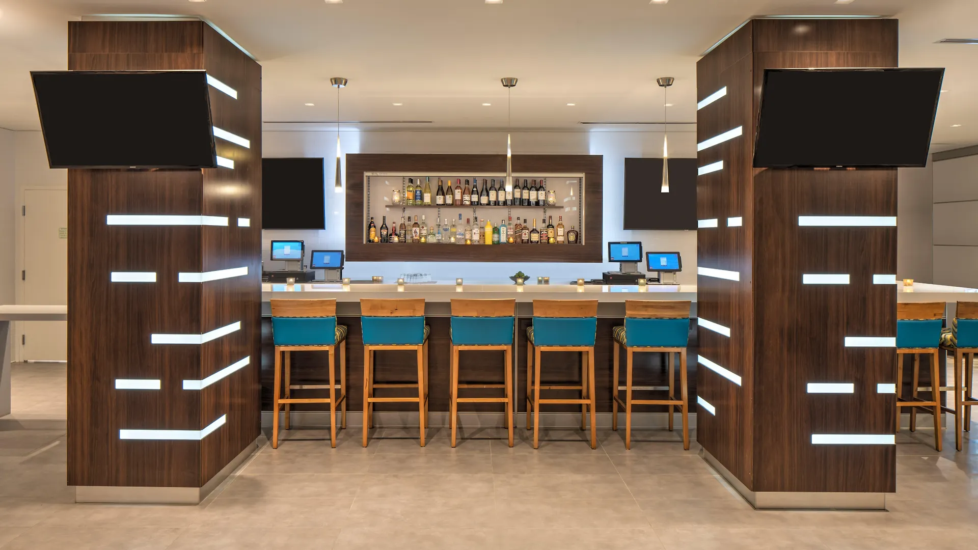 Hampton & Airport South/blue Lagoon Отель