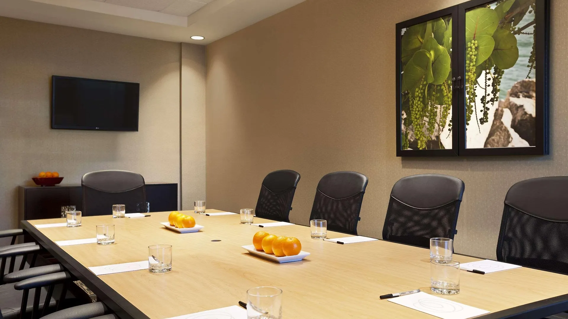Express Airport-blue Lagoon Area By Ihg Miami