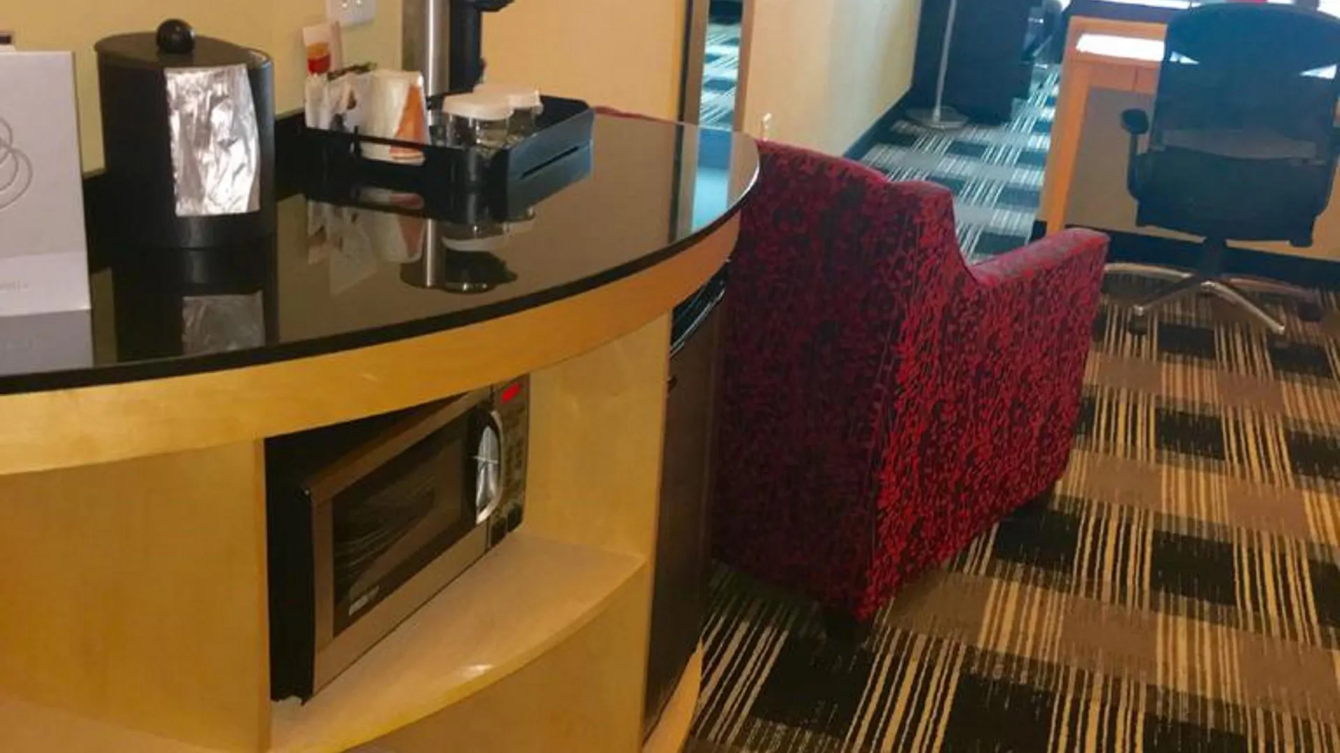 Express Airport-blue Lagoon Area By Ihg Hotel