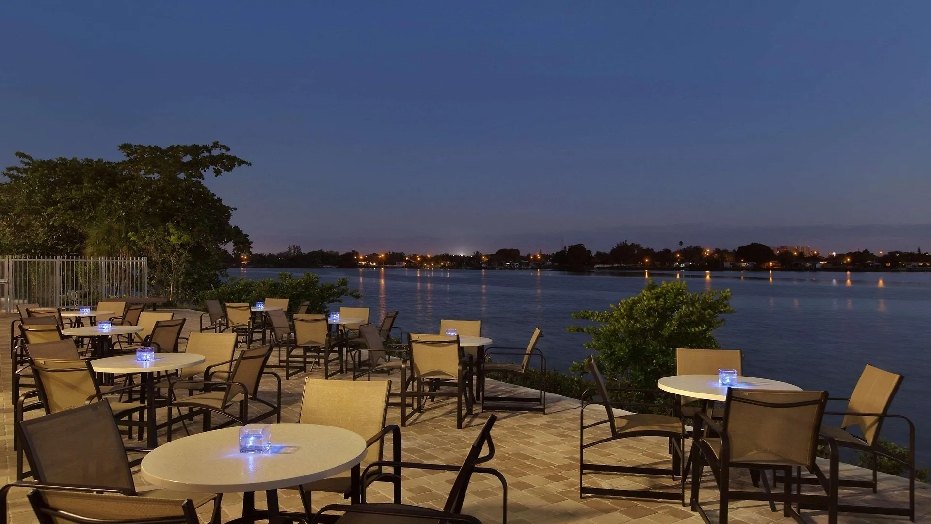 Express Airport-blue Lagoon Area By Ihg Hotel