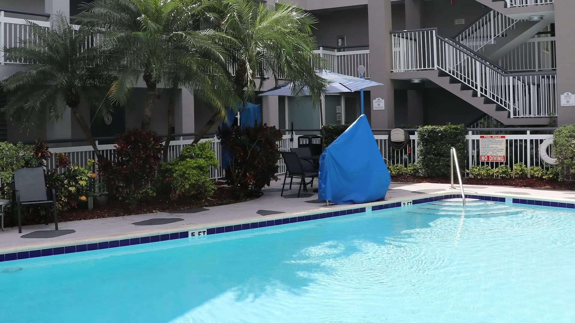 Inn Quality Miami Airport - 3*