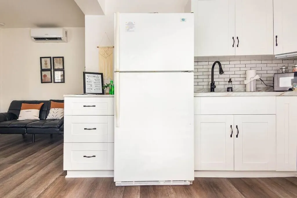Sleeps 3, Cozy, Boho Style, In The Heart Of -free Parking Apartment Miami