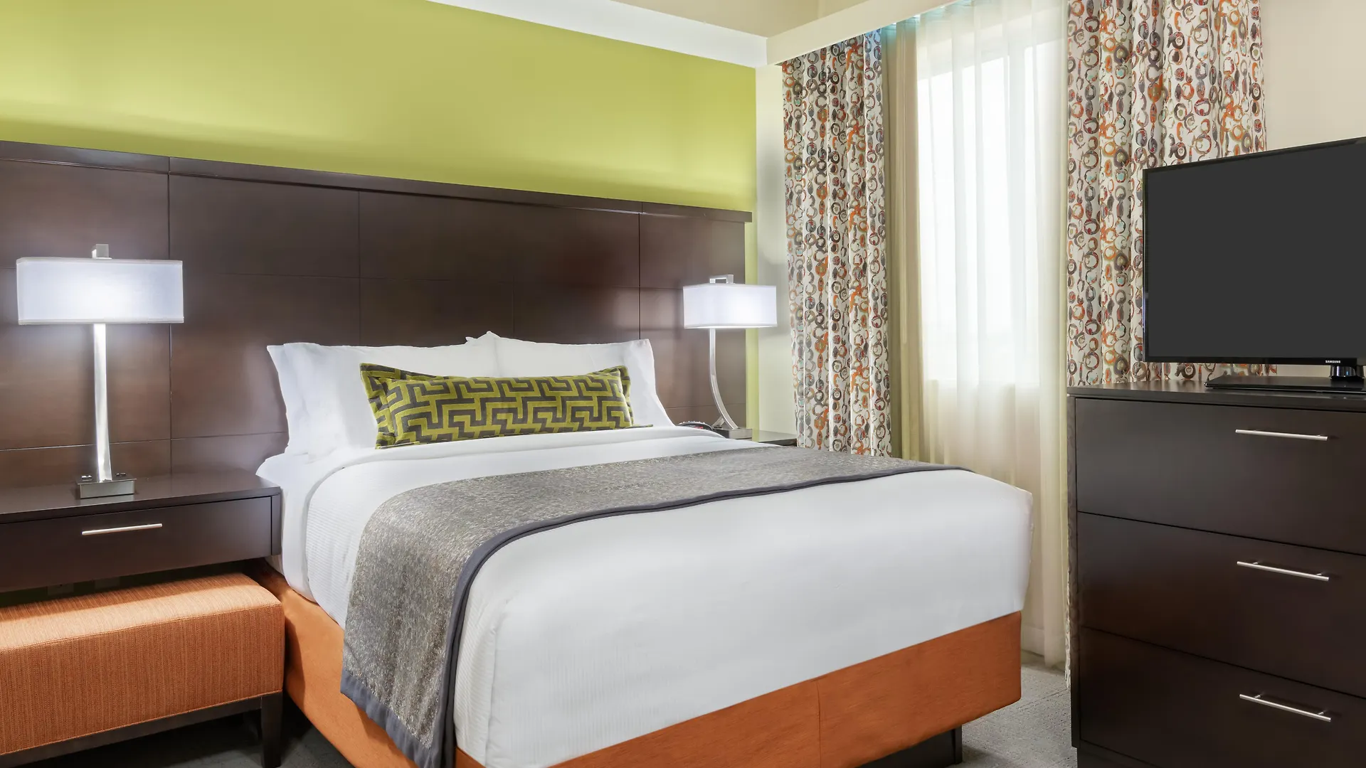 Hotel Staybridge - International Airport By Ihg 3*