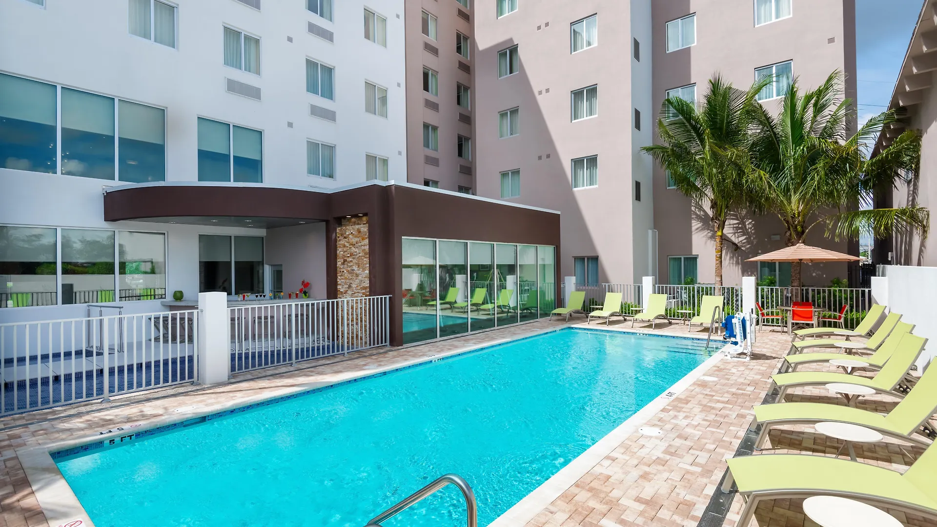 Hotel Staybridge - International Airport By Ihg