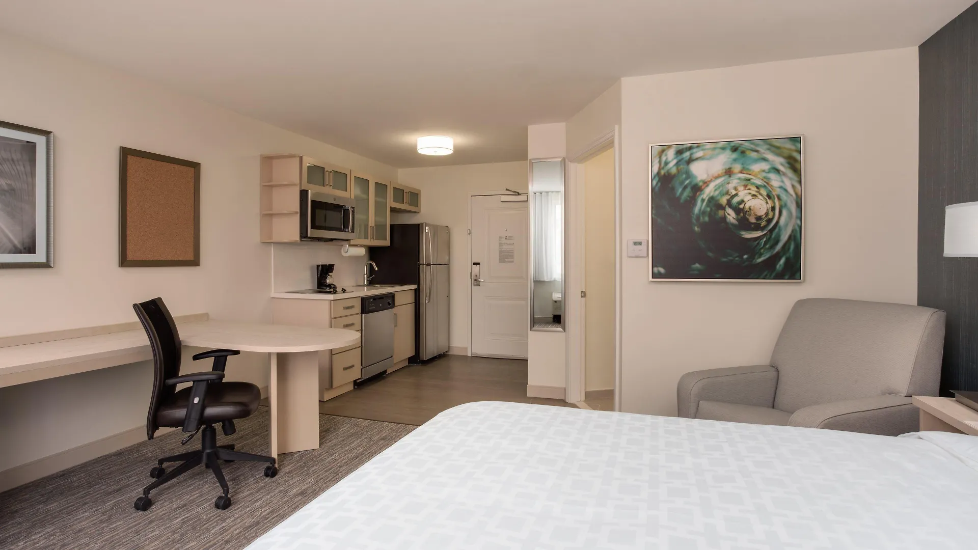 Candlewood Miami Intl Airport - 36th St By Ihg Hotel Miami Springs