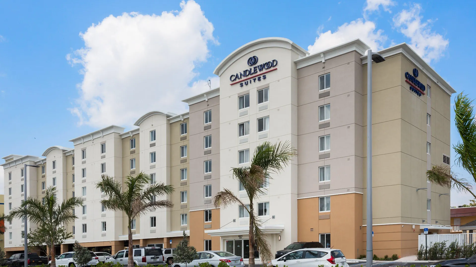 Candlewood Miami Intl Airport - 36th St By Ihg Hotel 3*