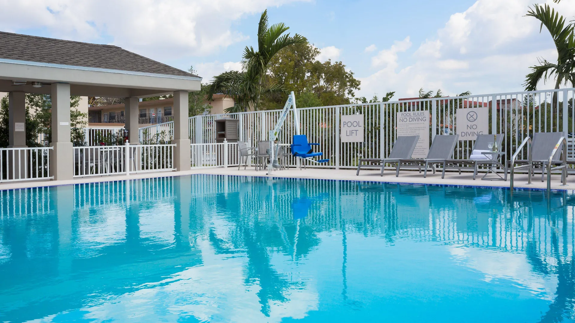 Hotel Candlewood Miami Intl Airport - 36th St By Ihg