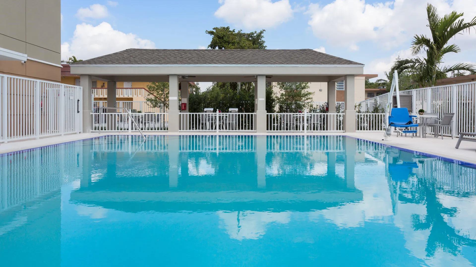 Candlewood Miami Intl Airport - 36th St By Ihg