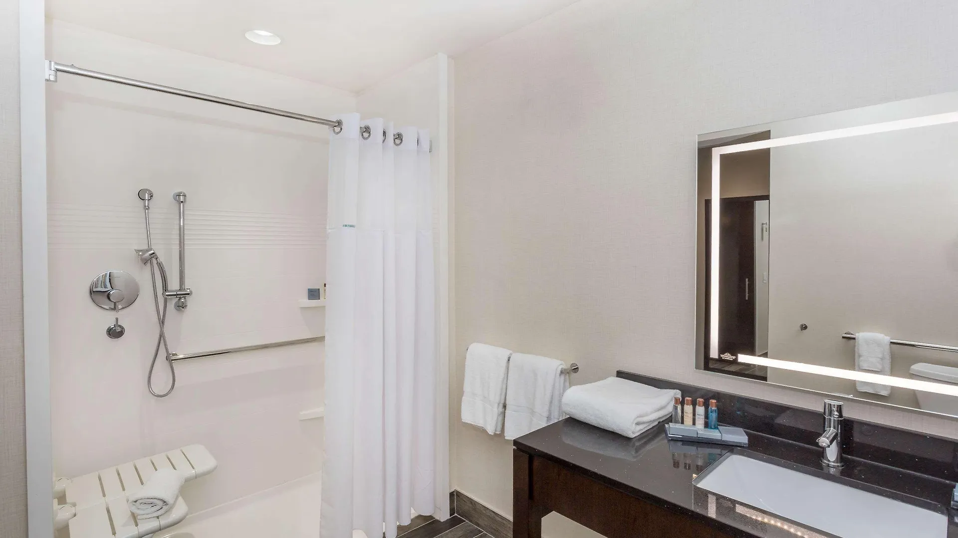Hotel Wingate By Wyndham Miami Airport