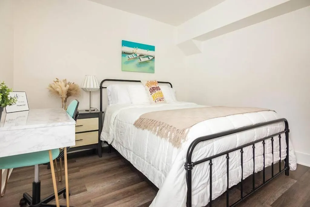 Sleeps 3, Cozy, Boho Style, In The Heart Of -free Parking Miami