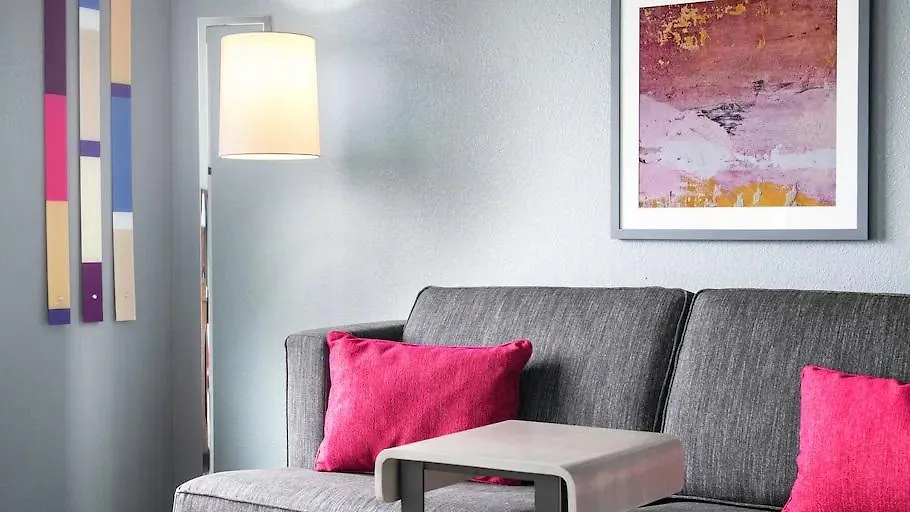 Hampton & Miami, Kendall, Executive Airport 3*