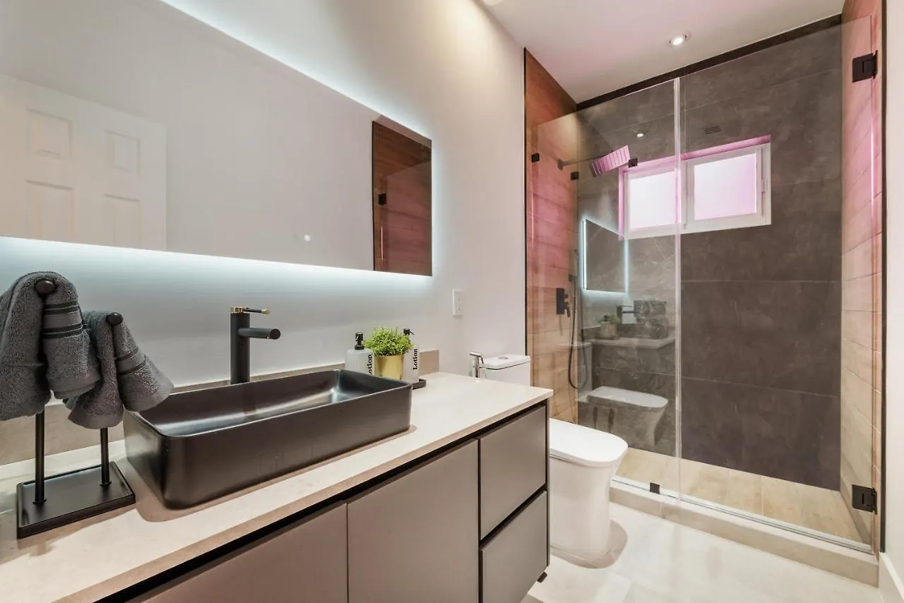 Glamour - 5br, Heated Pool, Game Haven L23