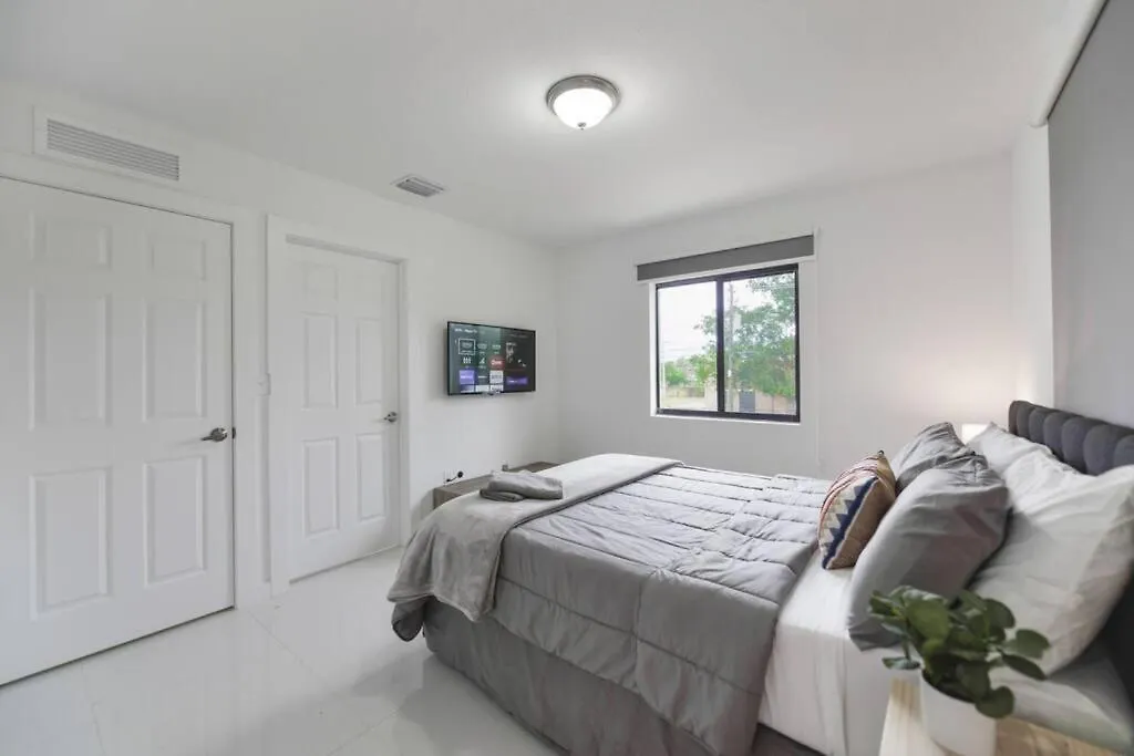 Brand New Duplex 3 Bedroom 2,5 Bathrooms With Parking Holiday home Miami
