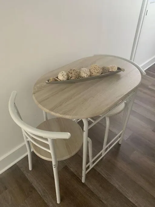 Sleeps 3, Cozy, Boho Style, In The Heart Of -free Parking Apartment *
