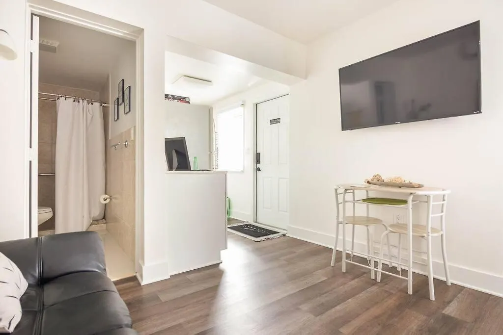 Sleeps 3, Cozy, Boho Style, In The Heart Of -free Parking Miami