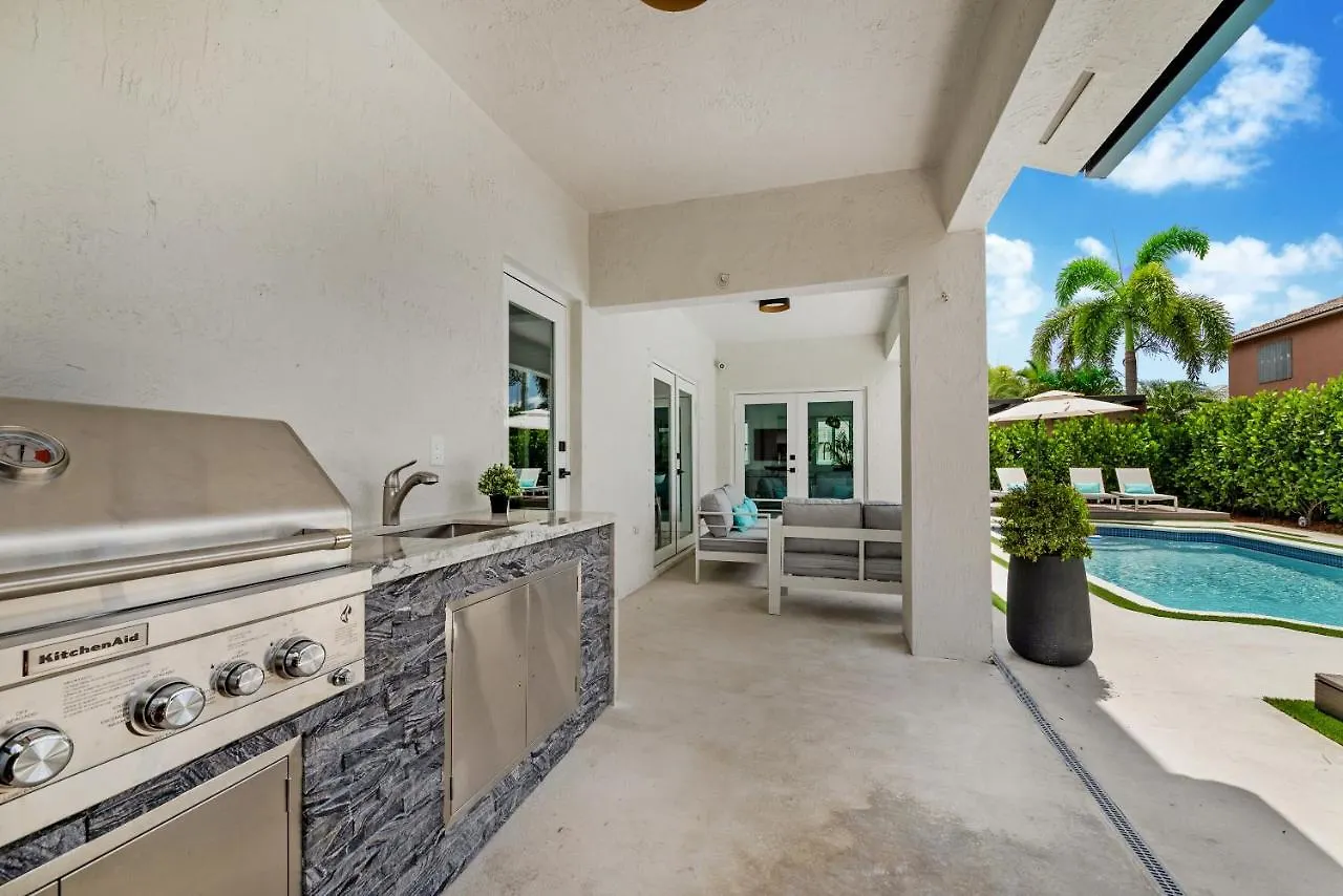 Glamour - 5br, Heated Pool, Game Haven L23 Holiday home *