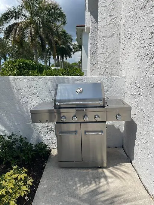 Villa At St. Place “h”, Luxury, Pet Friendly Miami