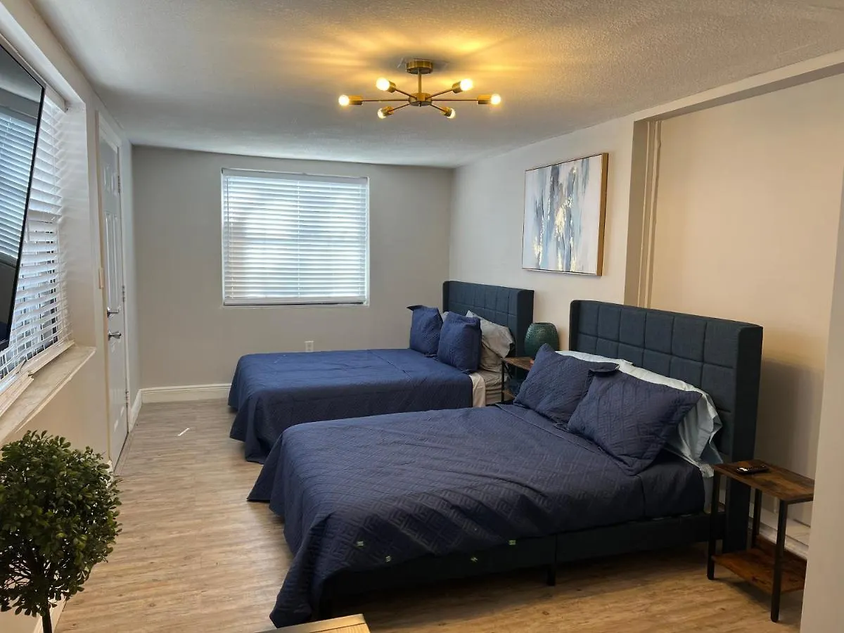 Coral Gable Studio W/free Parking & Wifi Guest house
