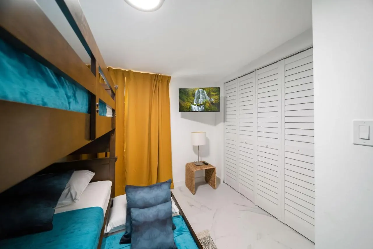 Tropical Marlins House Holiday home *