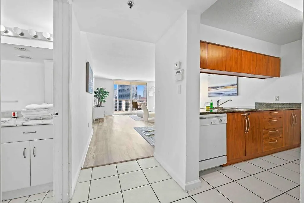 Amazing 1 Bed 1 Bath • Brickell • & Bay View Apartment *